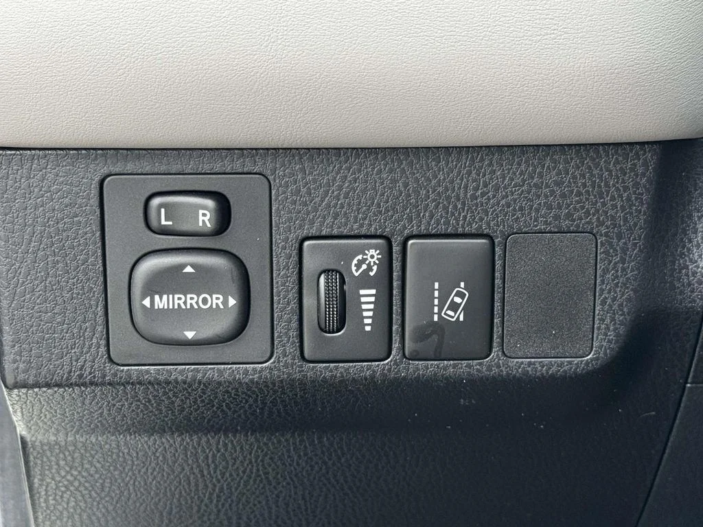 Used 2018 White Toyota Limited image 28