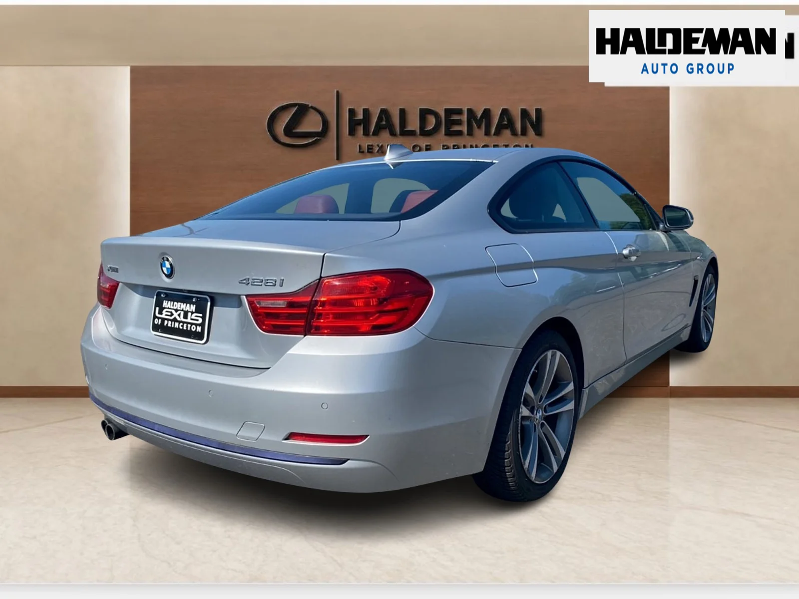 Used 2014 Silver BMW xDrive image 4