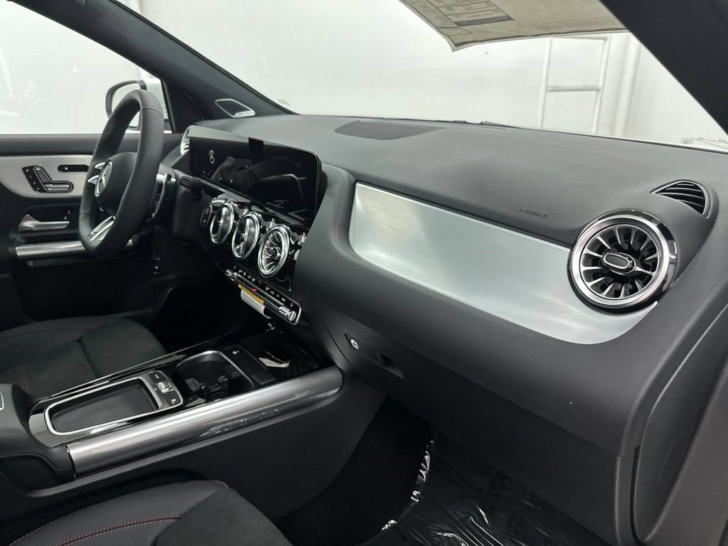 New 2026 Polar White Mercedes-Benz AMG® GLA 35 4MATIC® SUV image 54