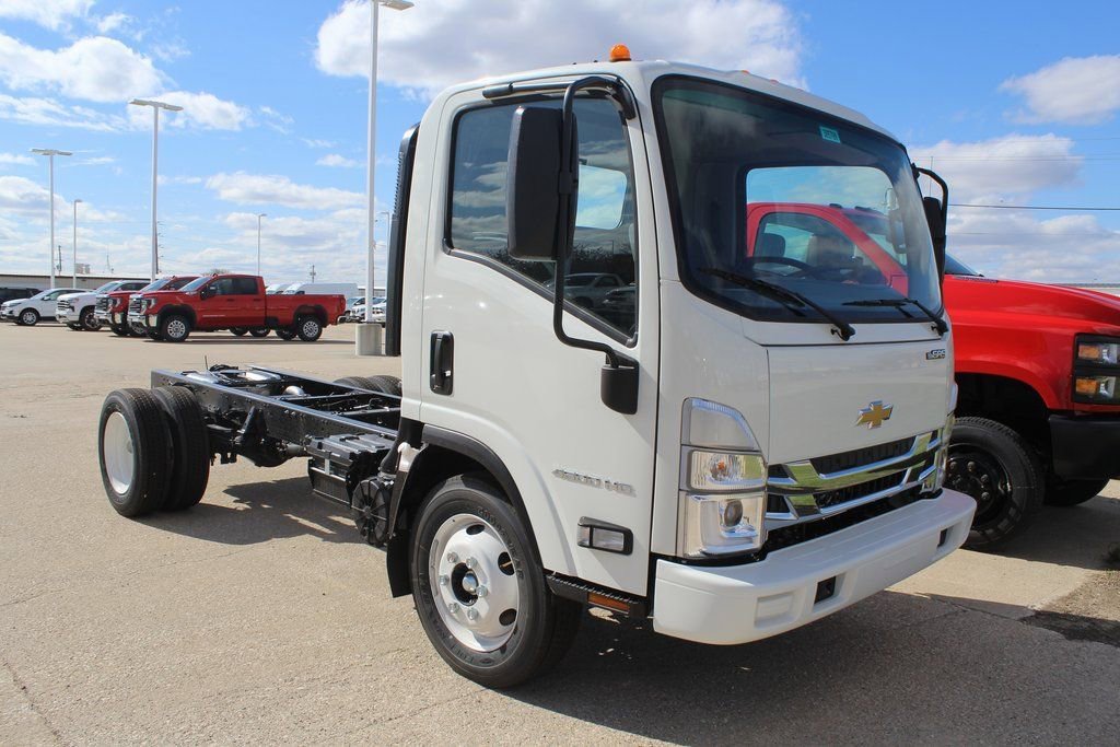 2024 Chevrolet Low Cab Forward 4500 Gas 176" WB Regular Cab's photo