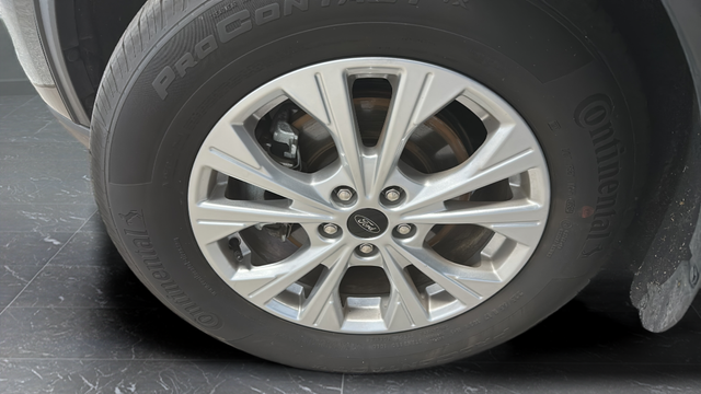 Used 2024 Agate Black Metallic Ford Active image 32