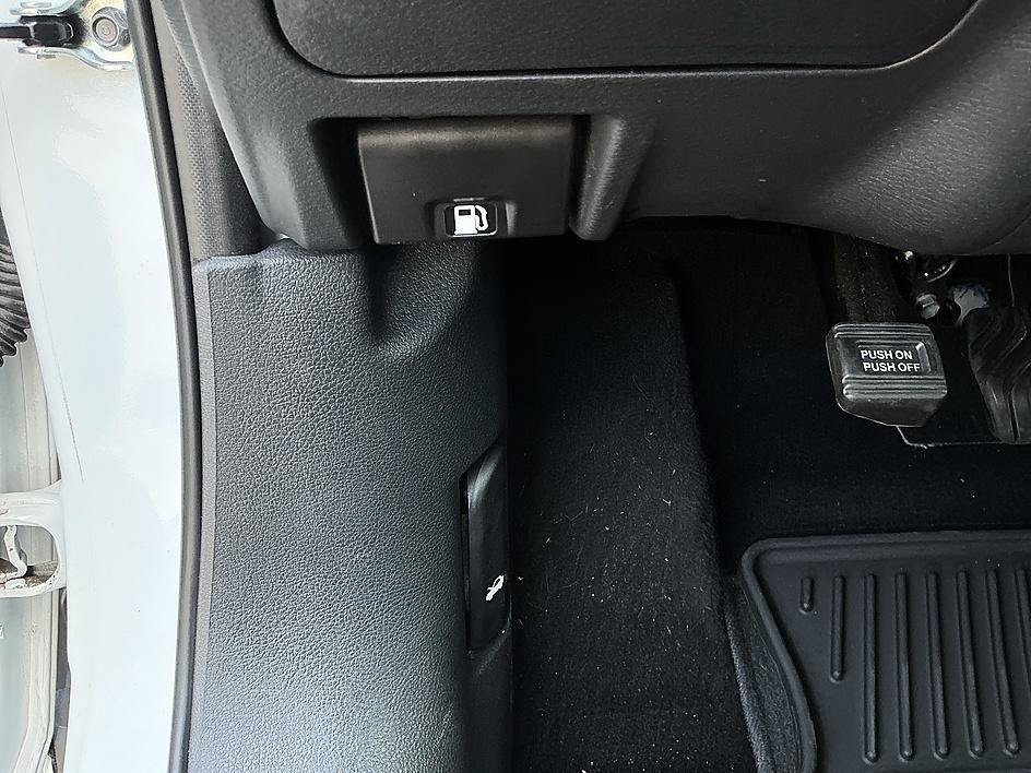Certified Used 2024 Fresh Powder Nissan SV image 14