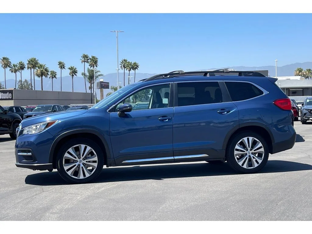 Used 2022 Abyss Blue Pearl Subaru Limited image 2