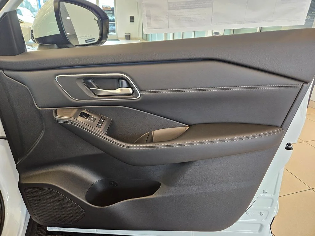 New 2026 Everest White Pearl TriCoat Nissan Platinum image 23