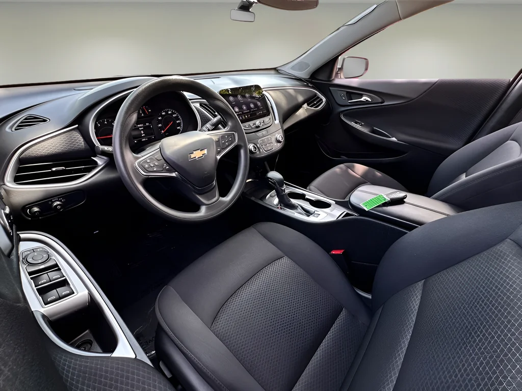 Used 2024 White Chevrolet LT image 17