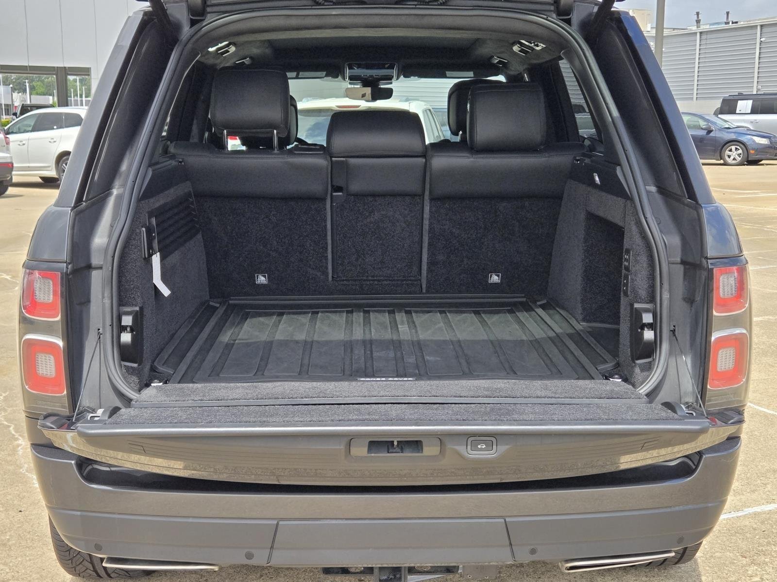 Used 2019 Carpathian Grey Premium Metallic Land Rover SC image 12