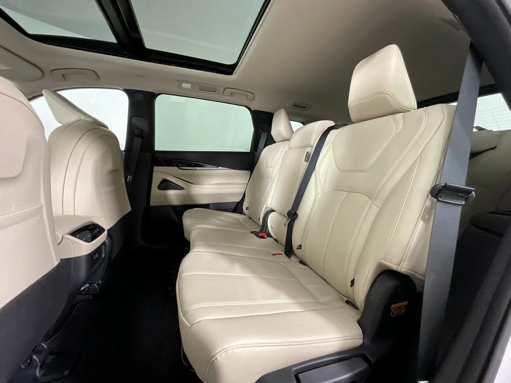 New 2025 White INFINITI Pure FWD image 11