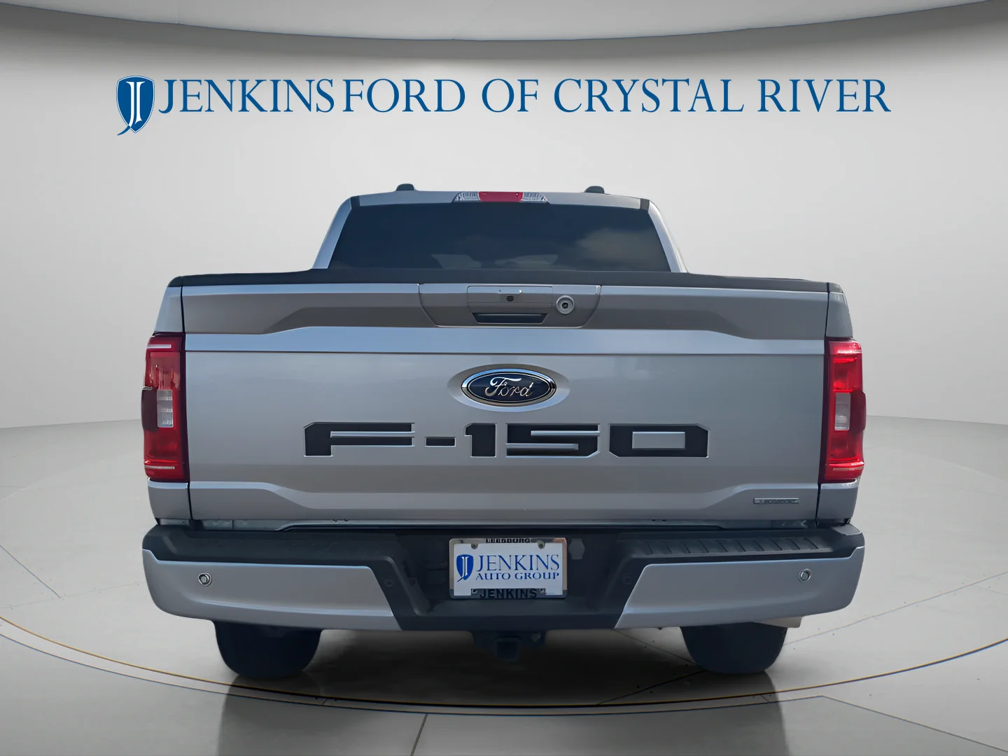 Used 2023 Avalanche Gray Ford XLT image 5