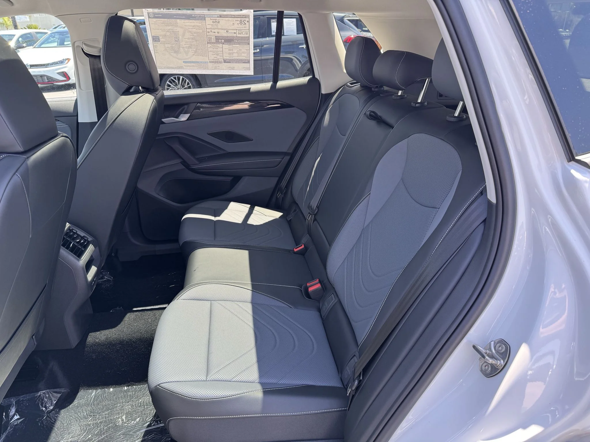 New 2026 Pure White Volkswagen SE image 30