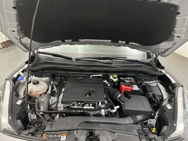 Used 2020 Silver Ford SE image 19