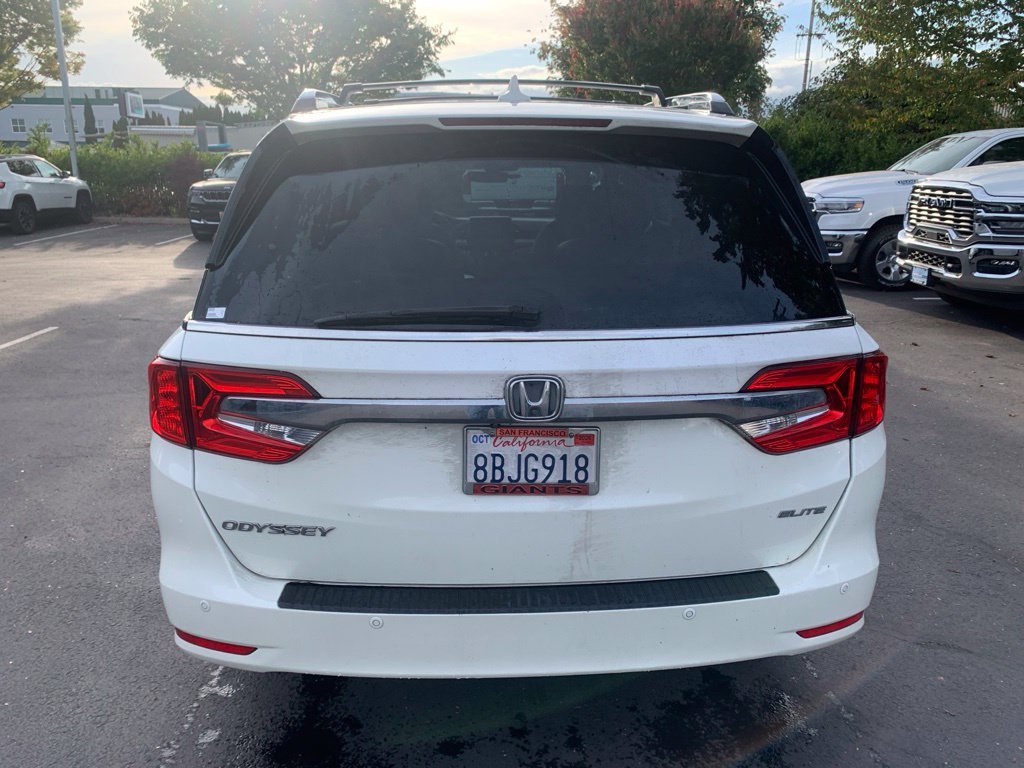 Used 2018 White Honda Elite image 3
