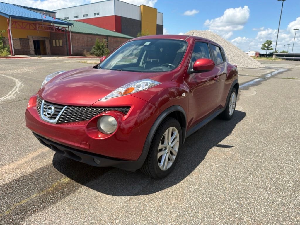 Used 2013 Red Nissan SL image 1