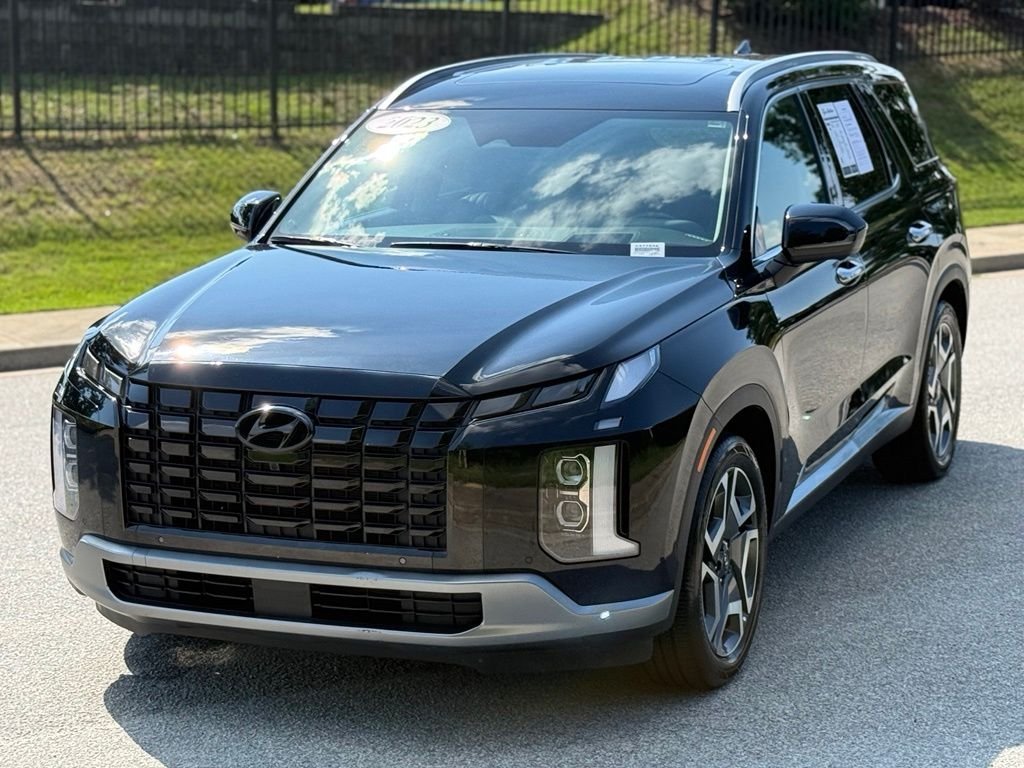 Used 2023 Black Hyundai Limited image 7