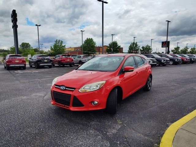 Used 2014 Red Ford SE image 3