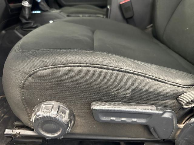 Used 2018 Blue Jeep Unlimited Sport S image 18