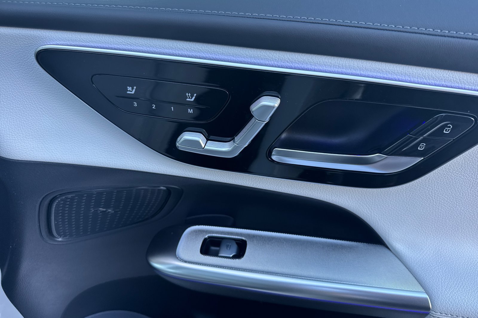 New 2027 Polar White Mercedes-Benz GLC 300 Coupe image 36