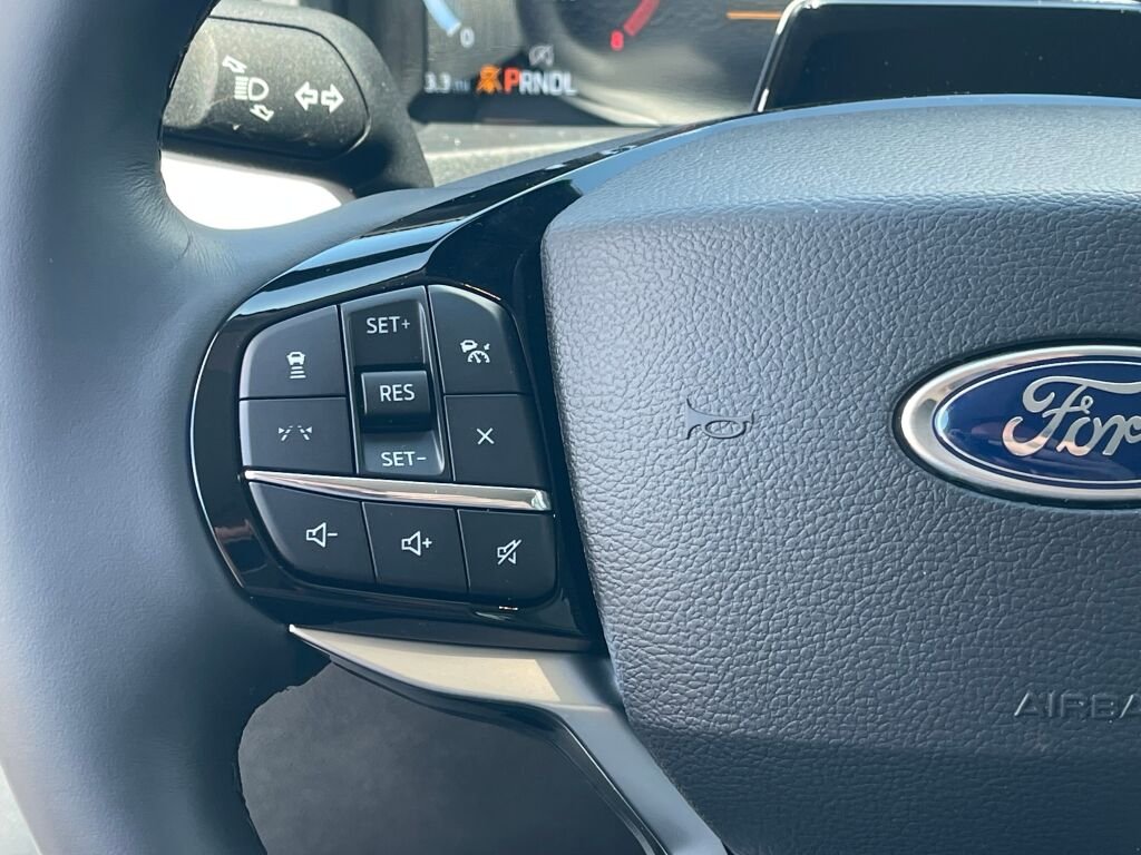 New 2026 Space White Metallic Ford Platinum image 15