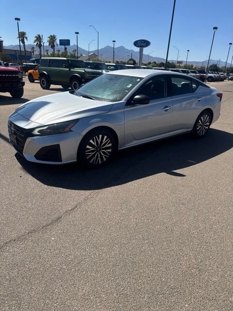 Used 2024 Brilliant Silver Metallic Nissan 2.5 SV image 2