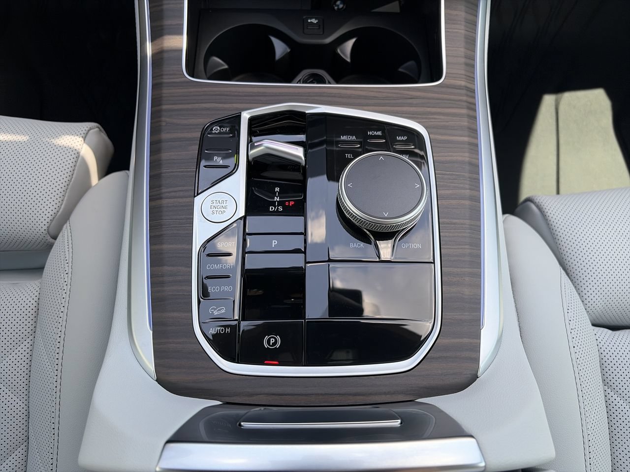Used 2026 Brooklyn Grey Metallic BMW xDrive40i image 28