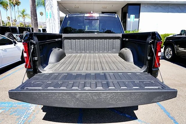 New 2026 Diamond Black Crystal Pearl-Coat Exterior Paint RAM Big Horn/Lone Star image 15