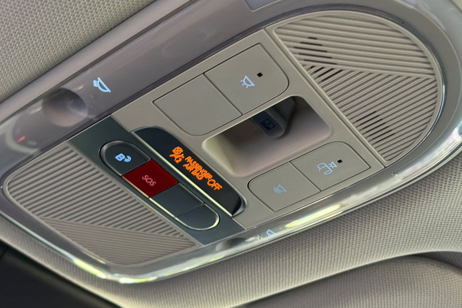 Used 2024 Green Hyundai Limited image 25