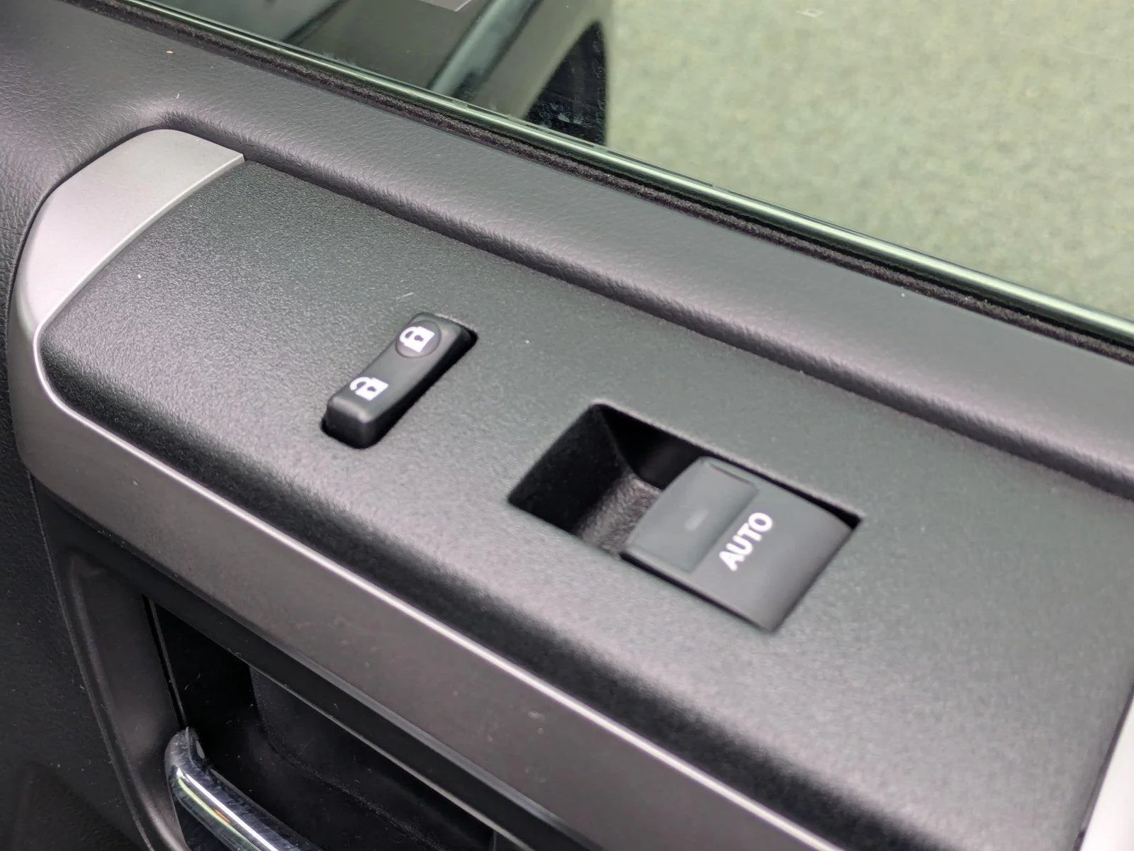 Used 2019 Midnight Black Metallic Toyota Limited image 29