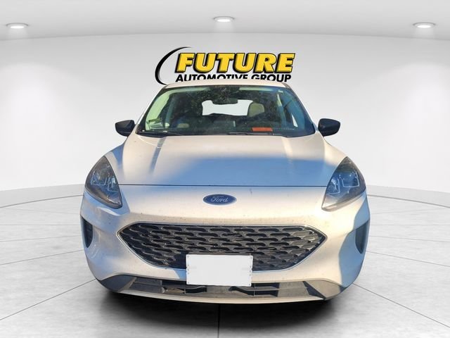 Used 2022 White Ford SE image 2