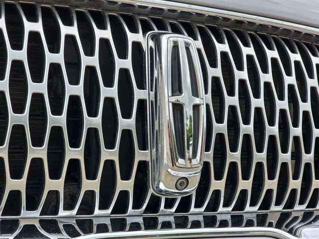 Certified Used 2023 Silver Lincoln Reserve image 35