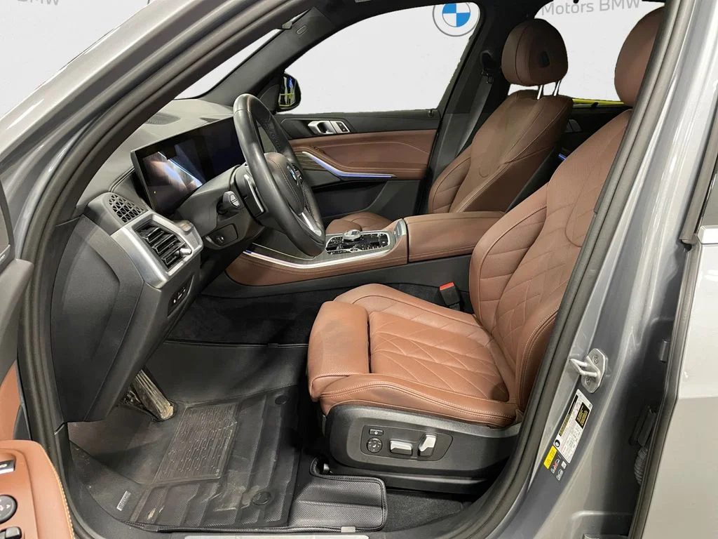 Used 2025 Gray Metallic BMW xDrive50e image 9