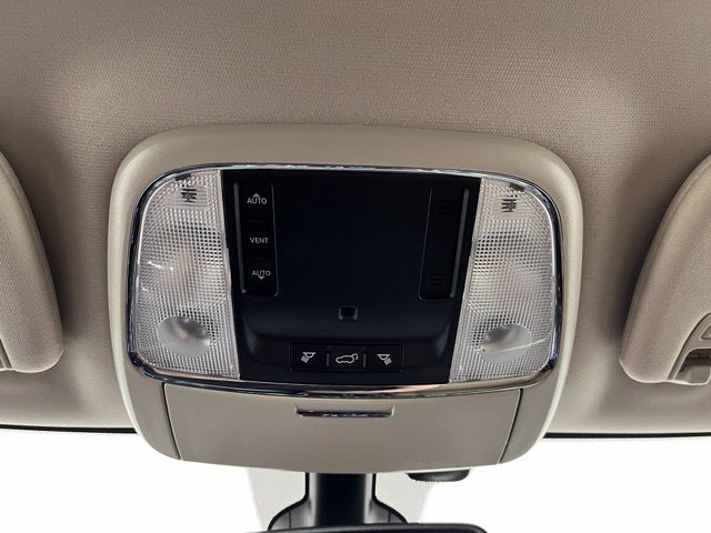 Used 2019 Red Dodge SXT Plus image 36