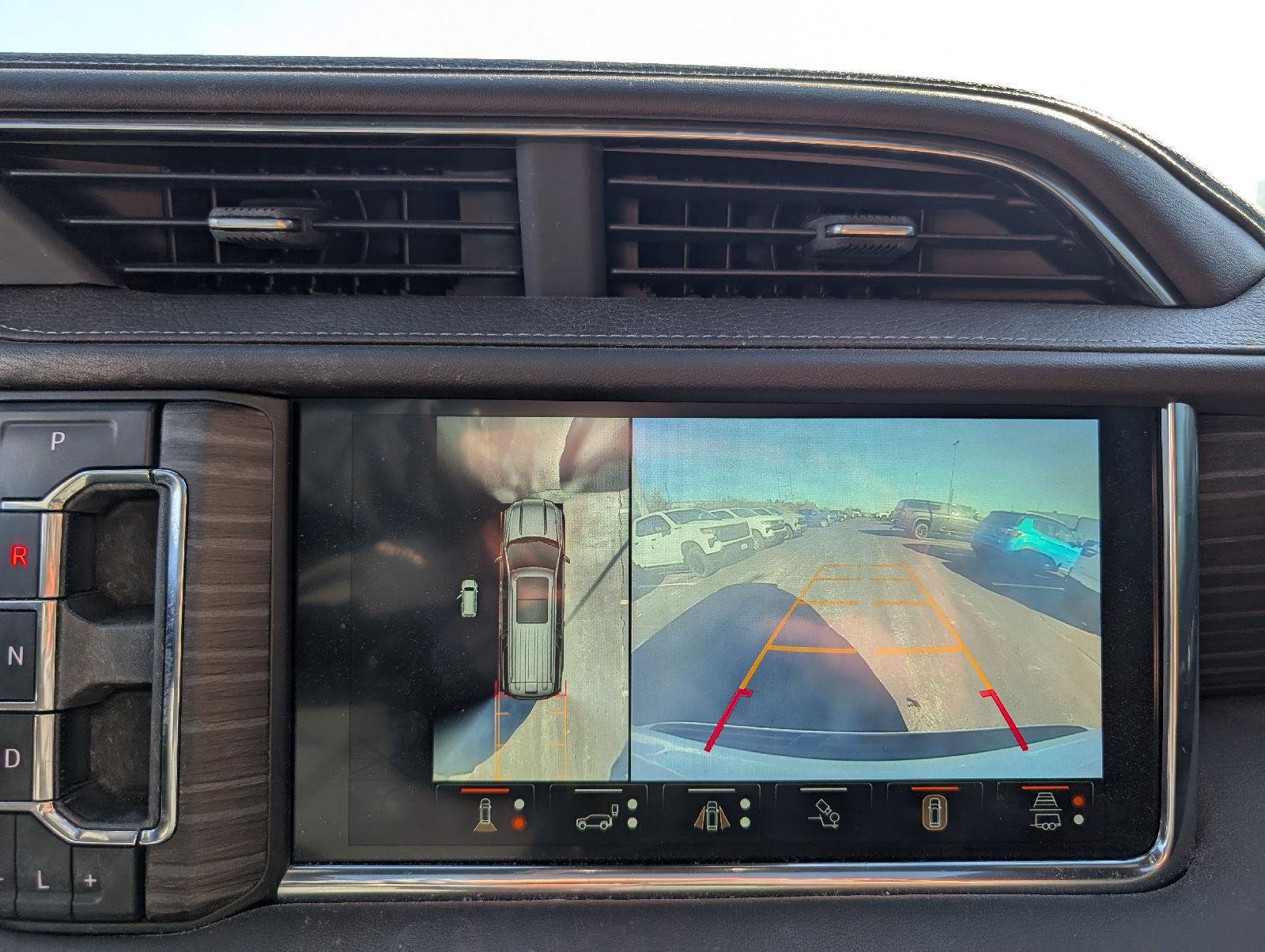 Used 2023 White Frost Tricoat GMC Denali image 17