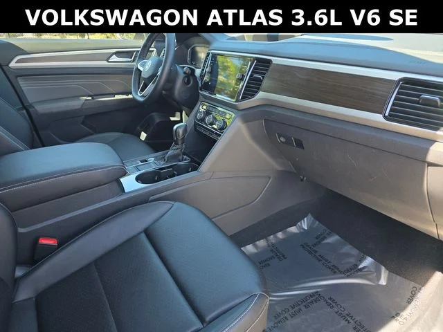 2023 Volkswagen Atlas SE w/Tech - Photo 9