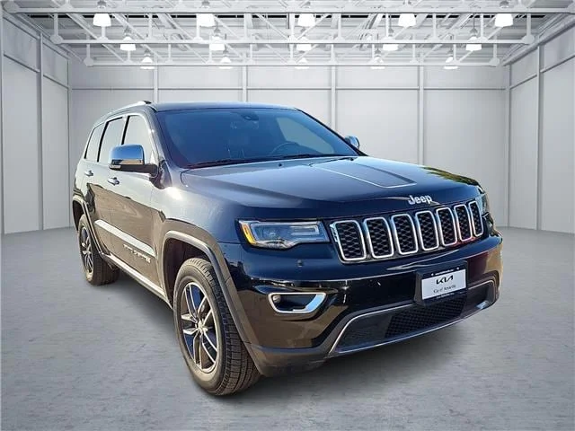 Used 2017 Black Jeep Limited 4x4 image 1