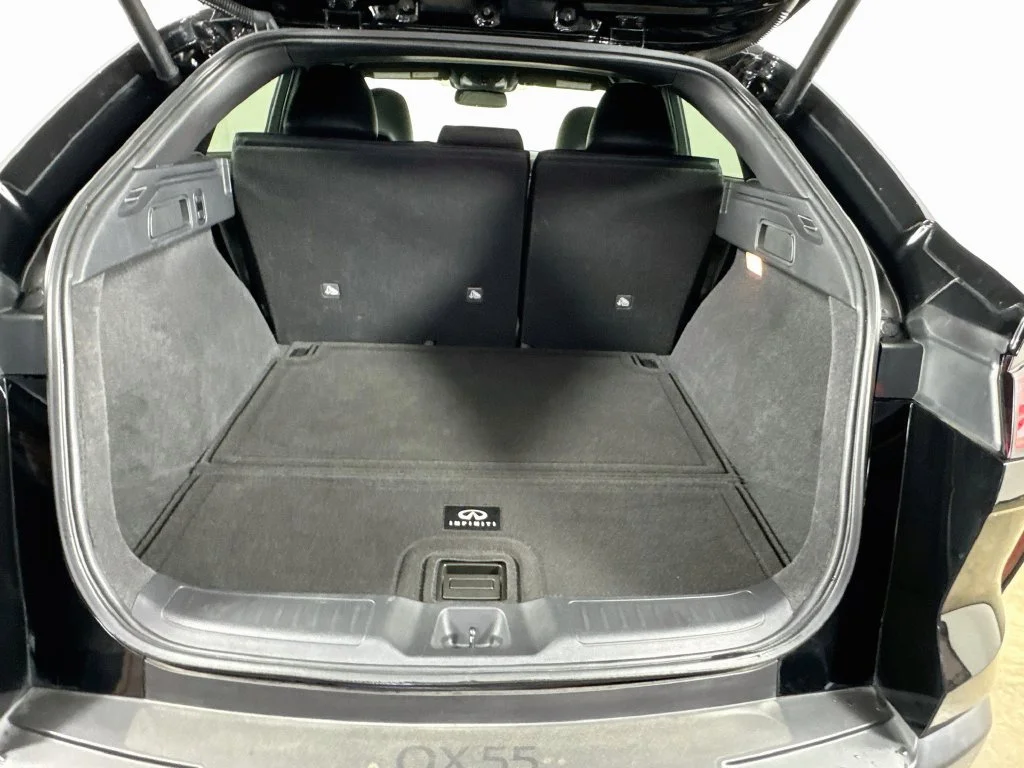 Certified Used 2022 Black INFINITI LUXE image 34
