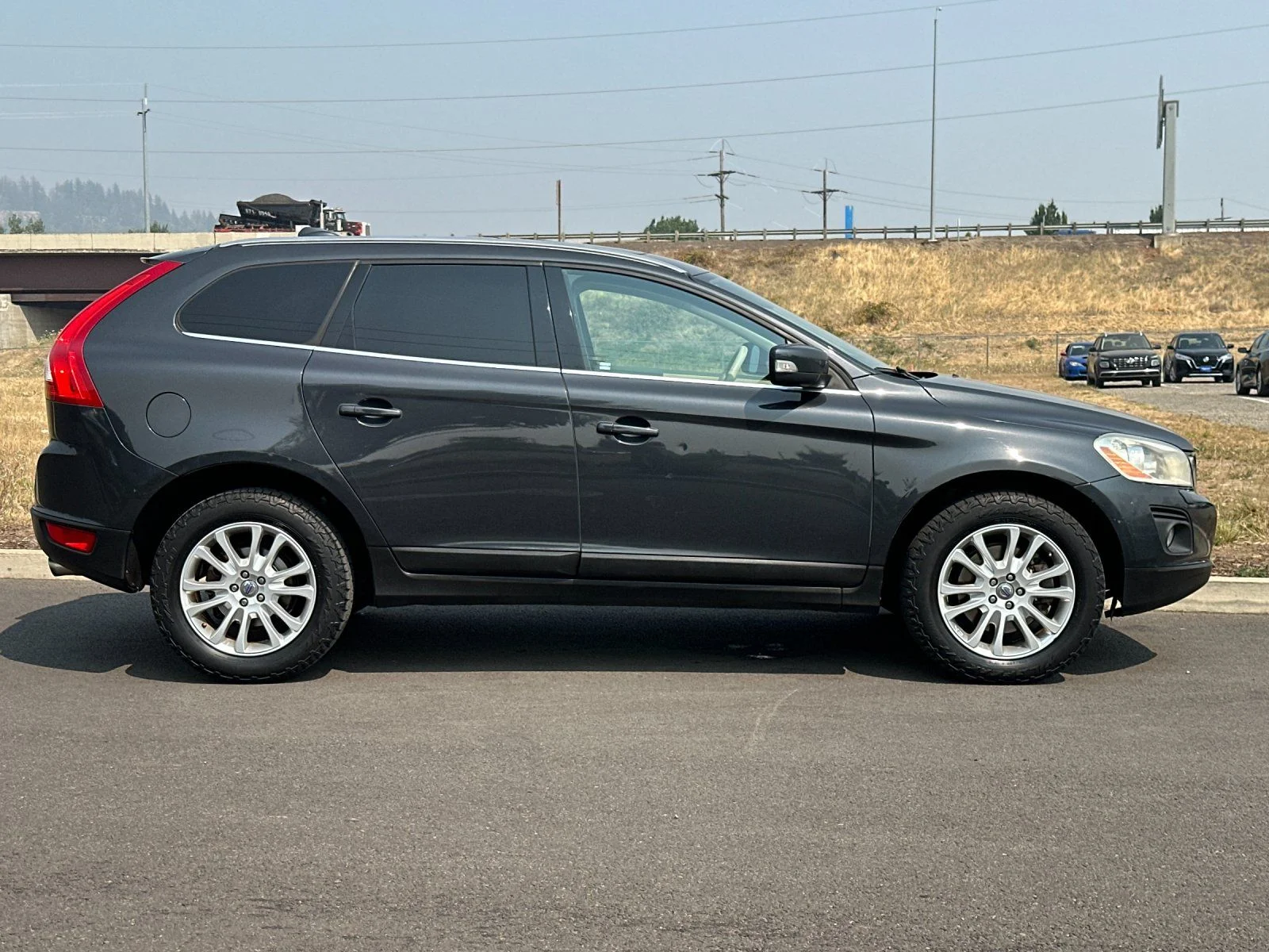 Used 2010  Volvo T6 image 2