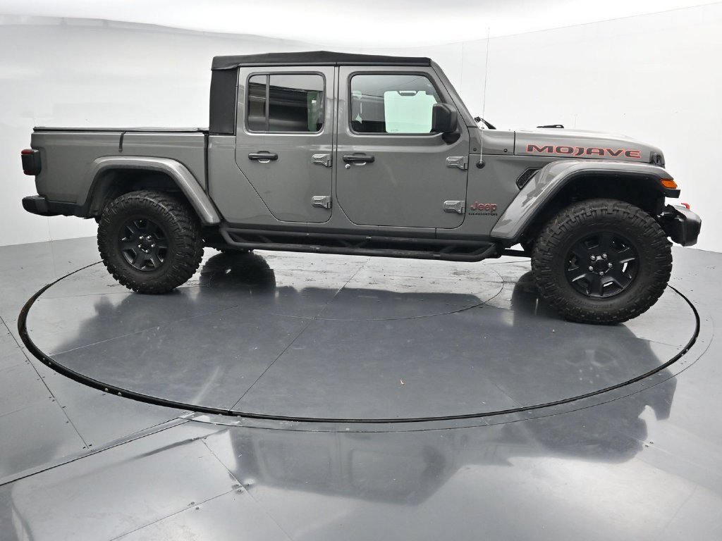 Used 2021 Gray Jeep Mojave image 9