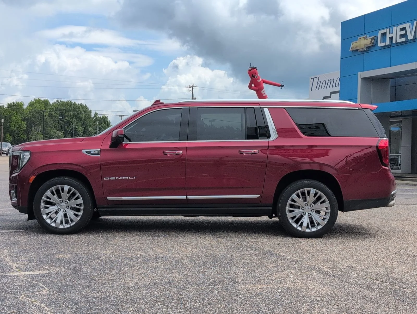 Used 2021 CAYENNE RED TINTCOAT GMC Denali image 2