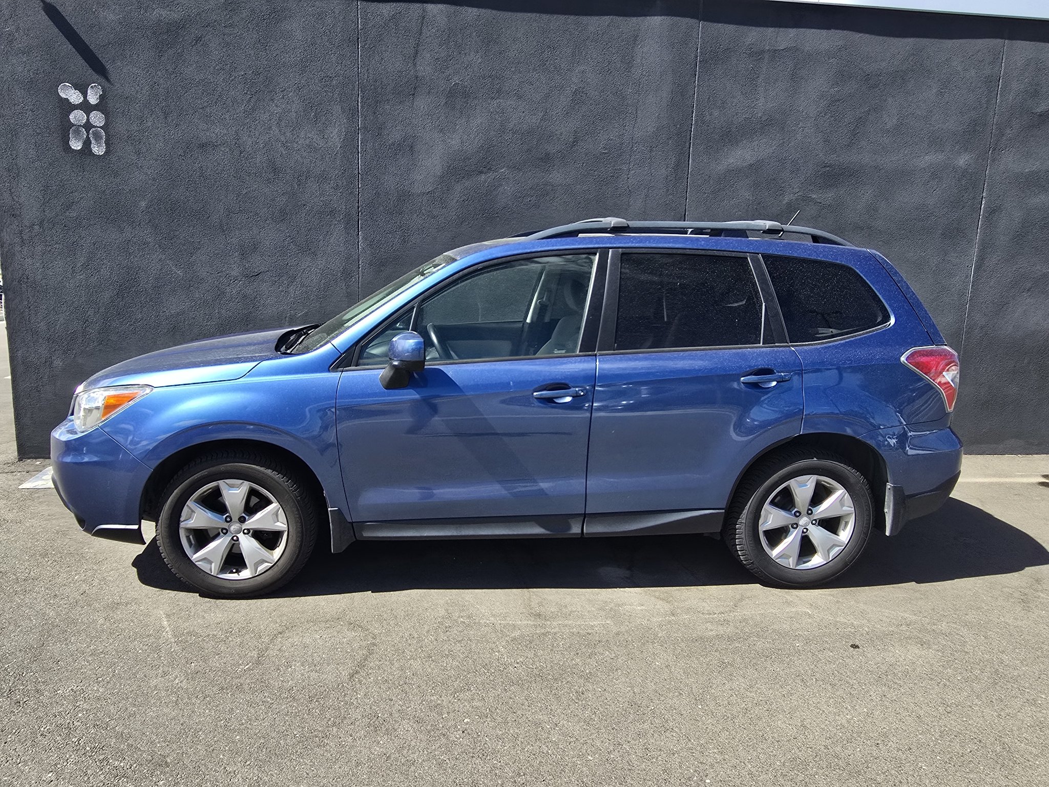 Used 2015 Quartz Blue Pearl Subaru 2.5i Premium image 11