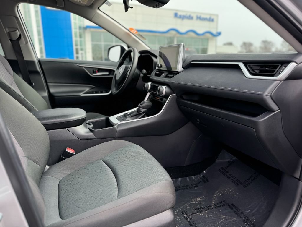 Used 2025 Silver Sky Metallic Toyota XLE image 28