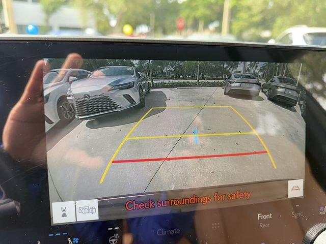 2025 Lexus RX Hybrid 350h - Photo 17