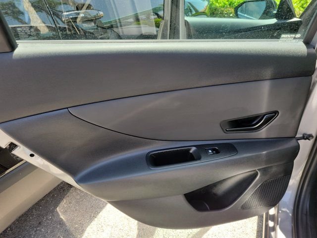 2025 Hyundai Elantra SEL - Photo 9