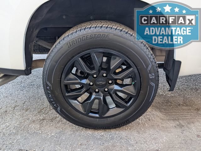 Used 2025 Summit White Chevrolet Custom image 4