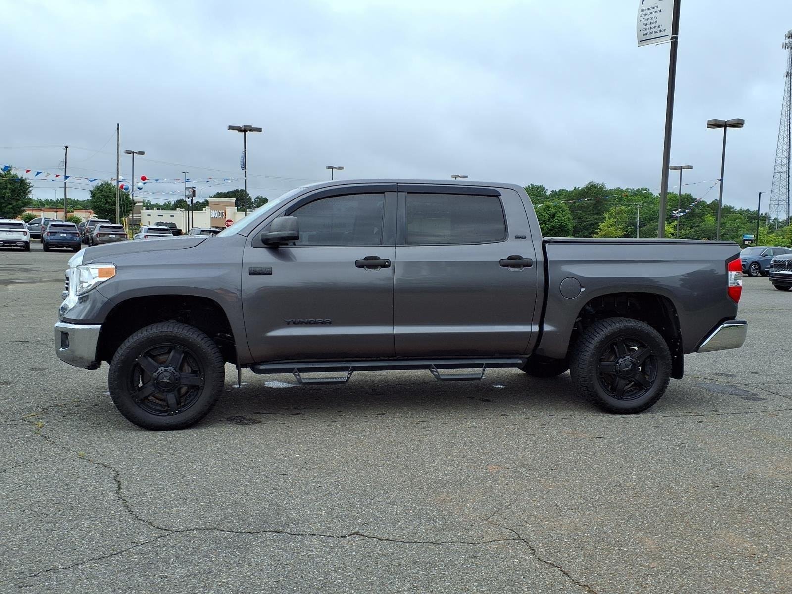 Used 2017 Magnetic Gray Metallic Toyota SR5 image 3