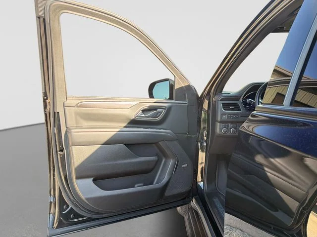 Used 2022 Black Chevrolet RST image 17