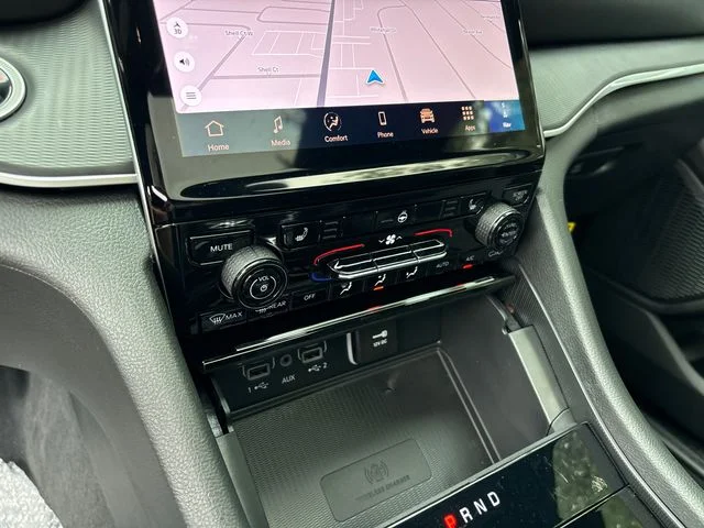 New 2027 White/off-white Jeep Laredo X image 24