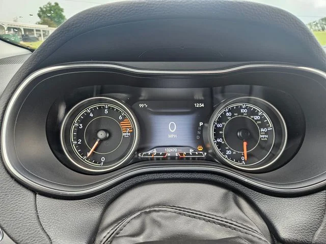 Used 2019 Silver Jeep Limited image 15