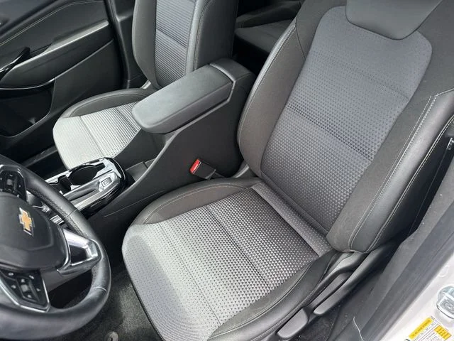 Used 2024 Summit White Chevrolet LT image 15