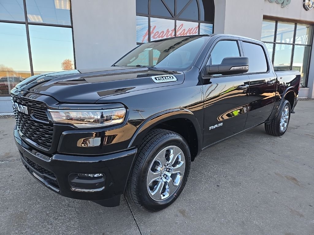 New 2026 Diamond Black Crystal Pearl-Coat Exterior Paint RAM Big Horn/Lone Star image 2