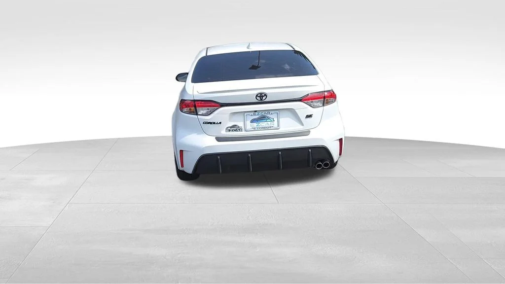 Used 2024 Ice Toyota SE image 7