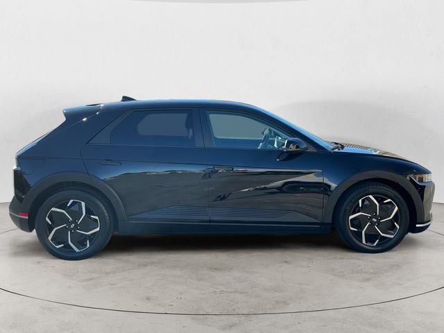 Certified Used 2024 Black Hyundai SE image 4